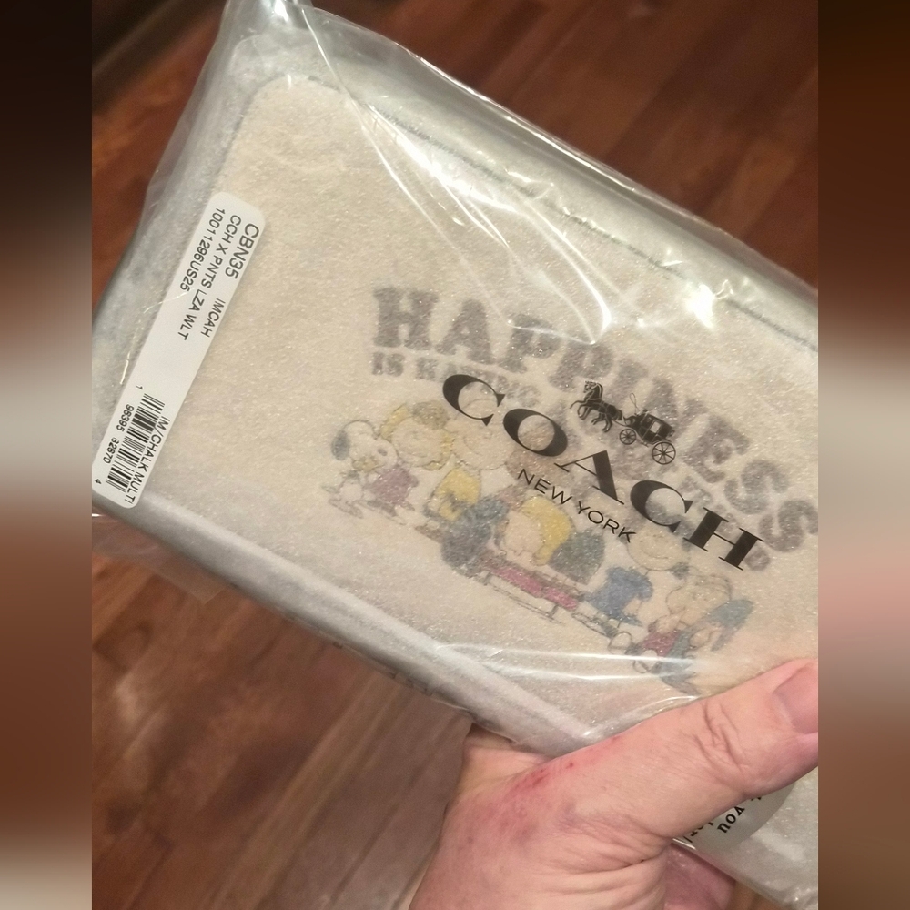Coach X Peanuts Long Zip Around Wallet CBN35